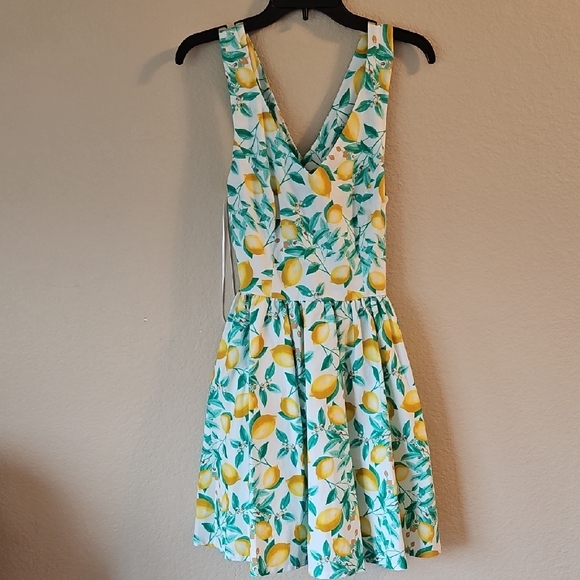Dresses & Skirts - Elle Lemon Print Dress Size 4‎
